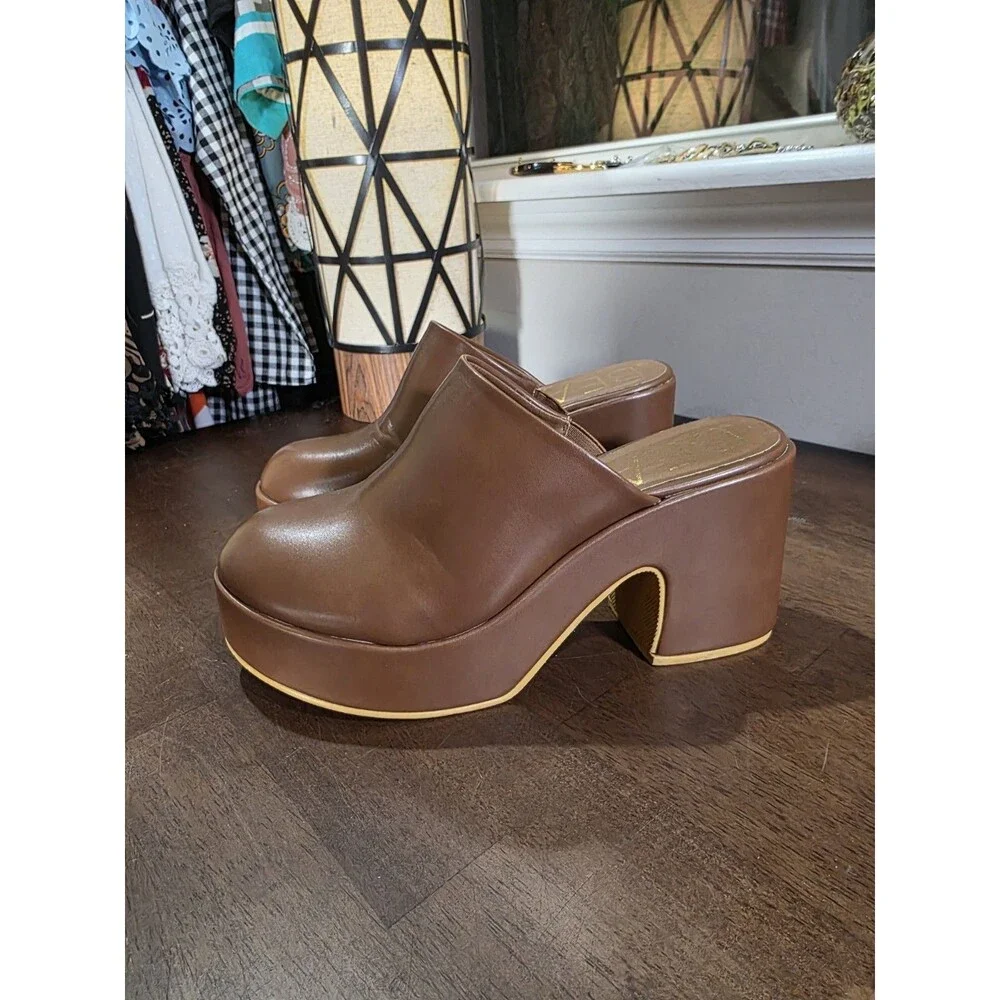 Beach by Matisse Jayde Brown Vegan Leather Platform Clogs Mules Slide Shoes 9 M